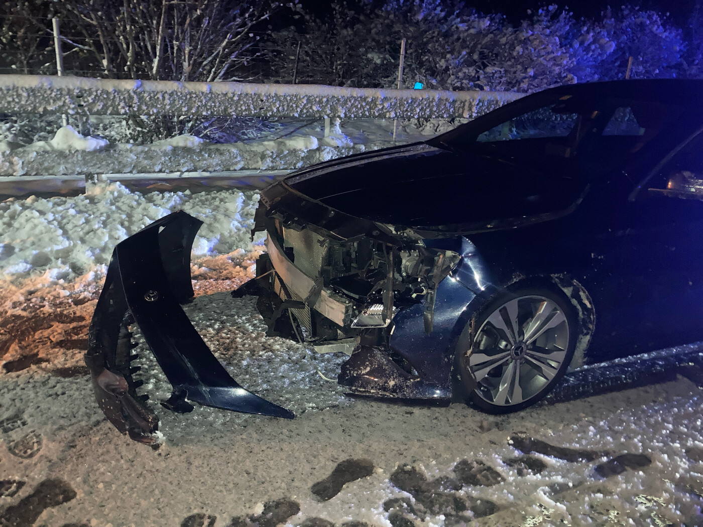 Kontrolle über das Fahrzeug verloren: Als die 25-Jährige Richtung Zürich unterwegs war, kollidierte sie mit der Leitplanke.