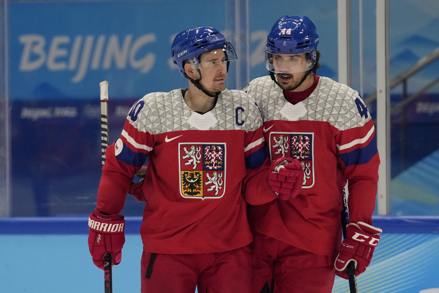 Duo aus der National League: Roman Cervenka (links) von den SCRJ Lakers und Matej Stransky, hier bei den Olympischen Spielen 2022, sind an der Heim-WM für Tschechien im Einsatz.