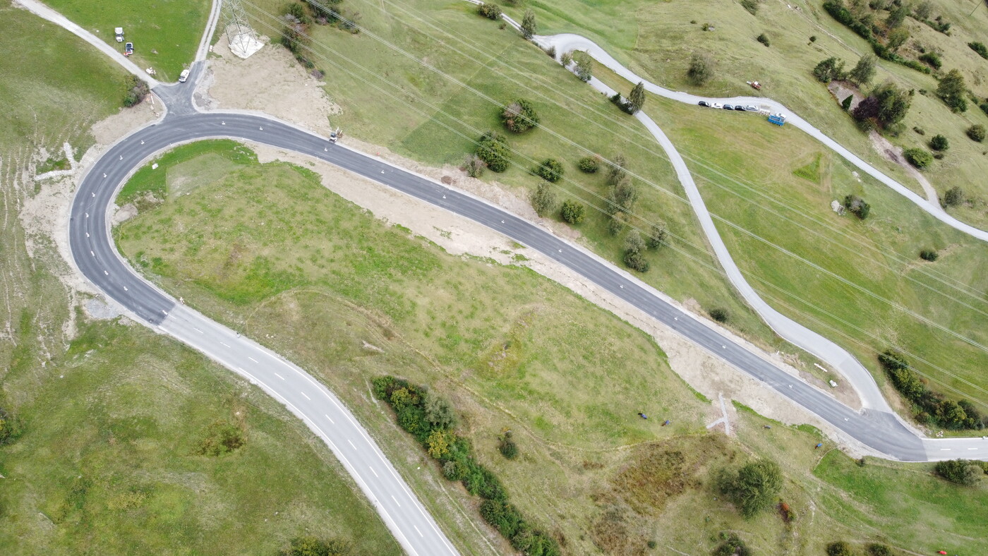 Saniert: Der Neubau der grossen Kurve unterhalb von Brienz/Brinzauls ist fertig.
