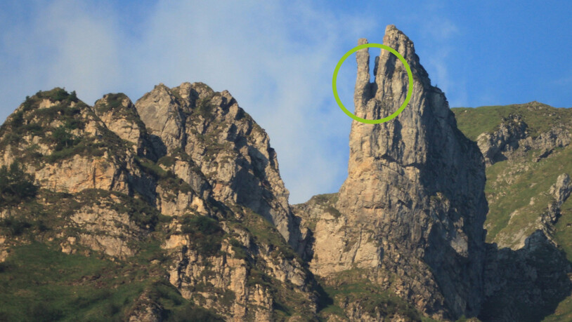 Nach dem Felssturz: Mit dem Feldstecher gesichtet aus Glarus.