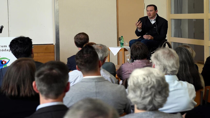 Alle Blicke auf sich gezogen: Ruhig und gefasst berichtete Silvano Beltrametti am Mittwoch von den Veränderungen und Herausforderungen in seinem Leben.