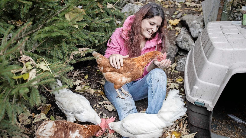 Da Jeannette Beer bei der Post arbeitet und Hundekurse anbietet, ist sie im Glarnerland ziemlich bekannt.