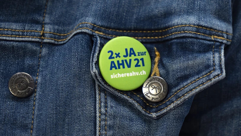 Für fünf Parteien ist eine AHV-Reform mit einer Erhöhung des Frauen-Rentenalters unumgänglich. Nur so könne das Sozialwerk wirkungsvoll saniert werden. Sie plädieren deshalb für "2x Ja" am 25. September.(Themenbild)