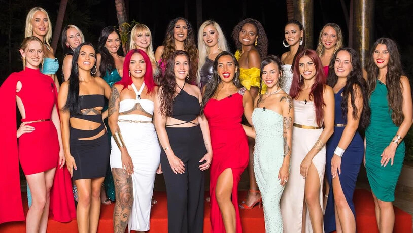 Der Kampf um die Rose: 18 Kandidatinnen kämpfen in der neuen Staffel um das Herz des Bachelors. Eine Kandidatin kommt aus Chur. Wird sich  Fabrizio in die Bündnerin Bianca verlieben?