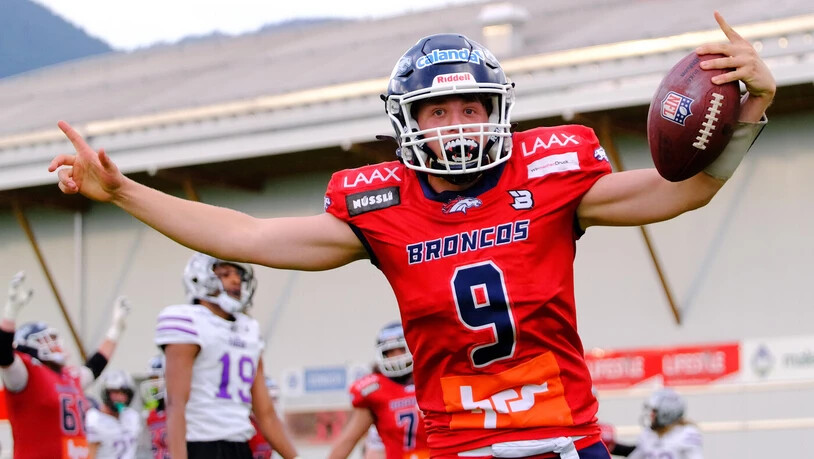 Übernimmt die Zügel von Ex-Broncos-Quarterback John Uribe: Der Churer Robin Sennrich. Übernimmt die Zügel von Ex-Broncos-Quarterback John Uribe: Der Churer Robin Sennrich.
