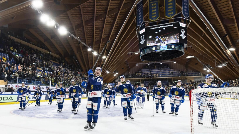 Geglückter Start: Die Spieler des HCD jubeln nach dem 4:1 gegen Frölunda. Geglückter Start: Die Spieler des HCD jubeln nach dem 4:1 gegen Frölunda.