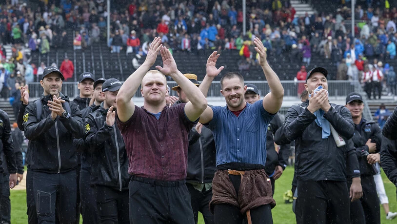 Der 19- und der 24-Jährige feiern am Jubiläumsfest in Appenzell einen Co-Sieg