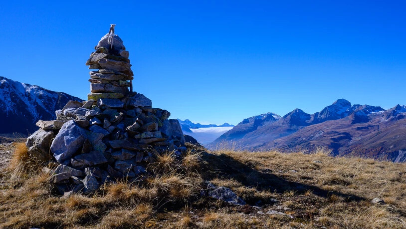 Wegweisend: Die Steinmännchen führen Wandernde durchs Engadin.