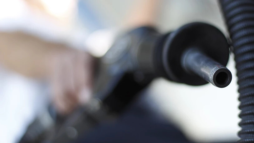 In Dresden haben drei Nackte eine Tankstelle betrogen. (Archivbild)