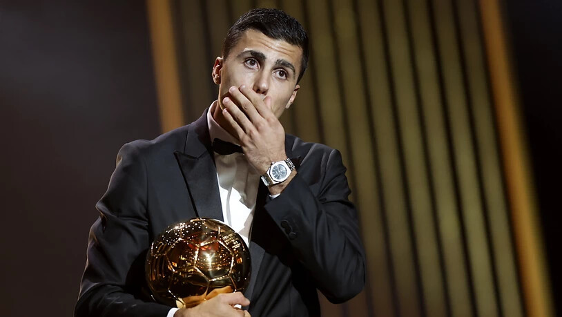 Der Spanier kann es kaum fassen, dass er den Ballon d'Or gewonnen hat