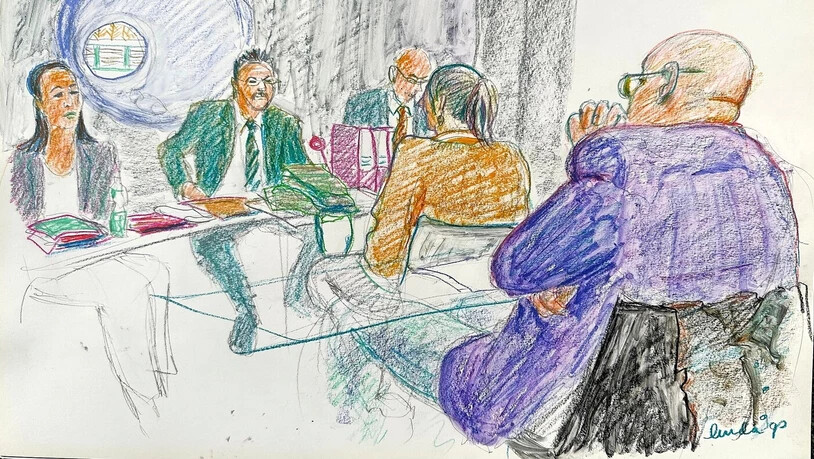 Ausführliche Befragung: Die Vorsitzende Richterin Bettina Flütsch (ganz links) nimmt eine Zeugin unter die Lupe. Der beschuldigte Richter hört aufmerksam zu.