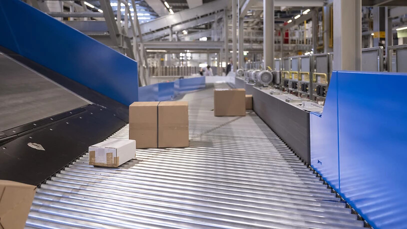 Die Post rüstet für die Paket-Hochsaison auf: Blick ins Paketzentrum Härkingen SO. (Archivbild)