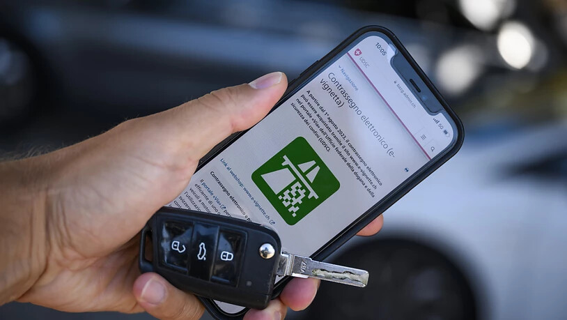 Die digital ausgestellte Autobahnvignette stösst bei Automobilisten auf Anklang. (Archivbild)