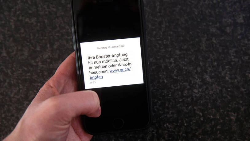Impfaufruf: Der Kanton ruft per SMS für die Anmeldung zur Booster-Impfung auf. Impfaufruf: Der Kanton ruft per SMS für die Anmeldung zur Booster-Impfung auf.