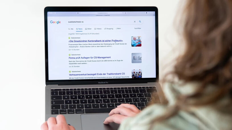 Information über die Google-Suche: Eine neue Studie zeigt, dass sich die Hälfte der Internetnutzenden direkt beim Suchdienst Google auf dem Laufenden halten – und dabei im «Google-Ökosystem» bleiben. Information über die Google-Suche: Eine neue Studie zeigt, dass sich die Hälfte der Internetnutzenden direkt beim Suchdienst Google auf dem Laufenden halten – und dabei im «Google-Ökosystem» bleiben.