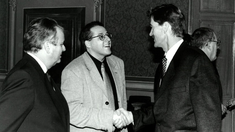 Hansjörg Dürst trifft vermutlich 1998 auf Pankraz Freitag, der im gleichen Jahr in den Regierungsrat gewählt worden ist.