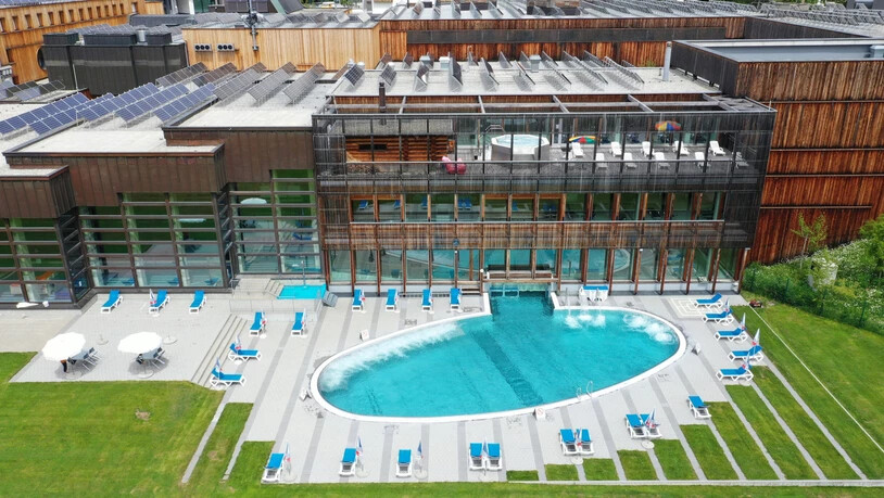 Neue Energiezentrale macht es möglich: In Zukunft soll der gesamte Davoser Kongresskomplex samt Hallenbad mit Erdwärme versorgt werden können. Neue Energiezentrale macht es möglich: In Zukunft soll der gesamte Davoser Kongresskomplex samt Hallenbad mit Erdwärme versorgt werden können.