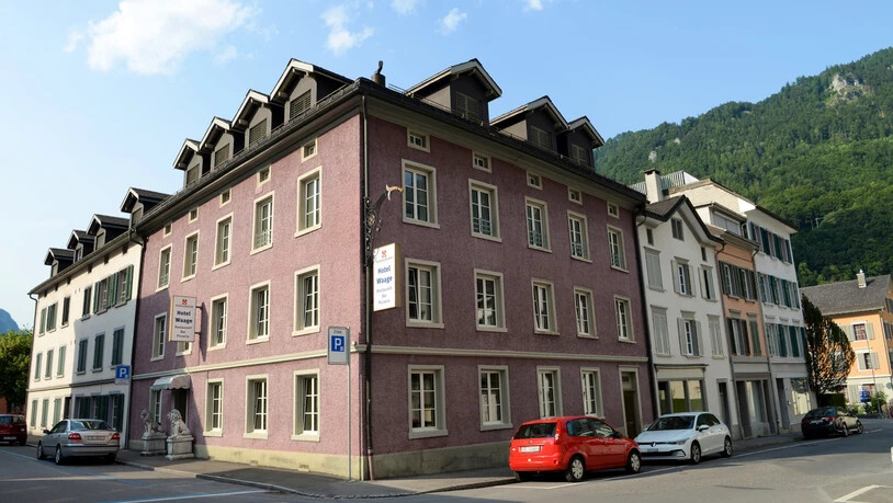 Keine Zukunft als Restaurant: Die ehemalige «Waage» in Glarus soll zu Wohnungen umgebaut werden. Keine Zukunft als Restaurant: Die ehemalige «Waage» in Glarus soll zu Wohnungen umgebaut werden.