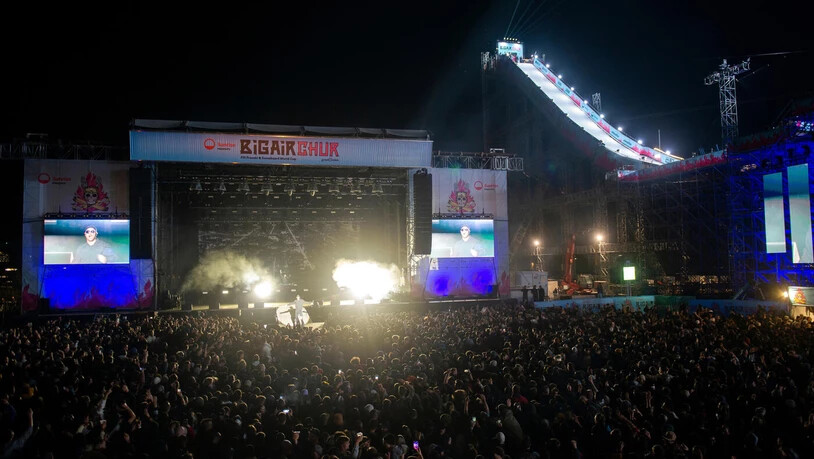 Musik und Sport auf Weltspitzeniveau: Das Big Air – im Bild die Band K.I.Z. im vergangenen Jahr – geht Ende Oktober in die dritte Runde. Musik und Sport auf Weltspitzeniveau: Das Big Air – im Bild die Band K.I.Z. im vergangenen Jahr – geht Ende Oktober in die dritte Runde.