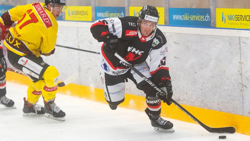 Vorstoss entlang der Bande: Daniel Carbis treibt das Churer Spiel an. Vorstoss entlang der Bande: Daniel Carbis treibt das Churer Spiel an.