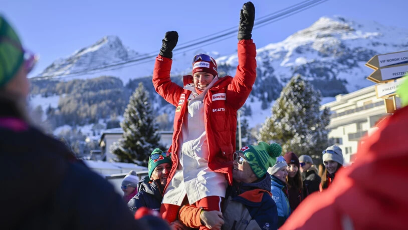 Historisch: Nadine Fähndrich gewinnt im Dezember als erste Schweizer Langläuferin beim Heimweltcup in Davos. Historisch: Nadine Fähndrich gewinnt im Dezember als erste Schweizer Langläuferin beim Heimweltcup in Davos.