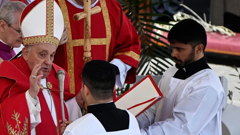 Palmsonntag im Vatikan: Franziskus feiert die heilige Messe. Palmsonntag im Vatikan: Franziskus feiert die heilige Messe.