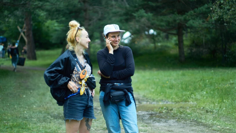 Haben es geschafft, ein diverses Programm auf die Beine zu stellen: Franca Mock (links) und Janna Mock besprechen sich am Open Air Rapid. Haben es geschafft, ein diverses Programm auf die Beine zu stellen: Franca Mock (links) und Janna Mock besprechen sich am Open Air Rapid.