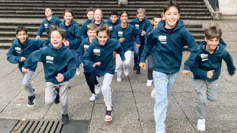 Auf dem Weg an die Spitze? Im nächsten Schuljahr besuchen 37 Schülerinnen und Schüler die Glarner Sportschule. Auf dem Weg an die Spitze? Im nächsten Schuljahr besuchen 37 Schülerinnen und Schüler die Glarner Sportschule.