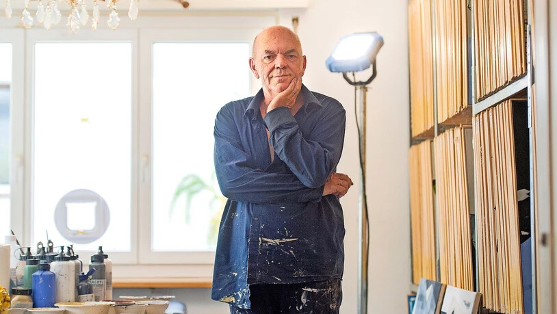 «Es geht darum, dass etwas passiert mit den Menschen»: Thomas Zindel malt im Durchschnitt mehr als ein Bild pro Tag – ohne Blick auf den Markt. «Es geht darum, dass etwas passiert mit den Menschen»: Thomas Zindel malt im Durchschnitt mehr als ein Bild pro Tag – ohne Blick auf den Markt.