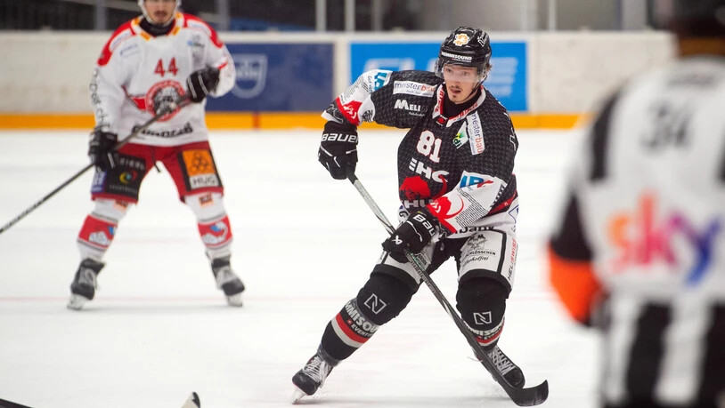 Engagiert: Dario Bartholet vom EHC Chur leitet im Heimspiel gegen Winterthur den nächsten Angriff ein. Engagiert: Dario Bartholet vom EHC Chur leitet im Heimspiel gegen Winterthur den nächsten Angriff ein.