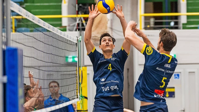 «Nur» zwei Punkte: Gianluca Ablondi (Nummer 4) und Luis Lange bereiten gegen St. Gallen einen Angriff vor – die Joner gewinnen das Spiel am Schluss im Tiebreak.