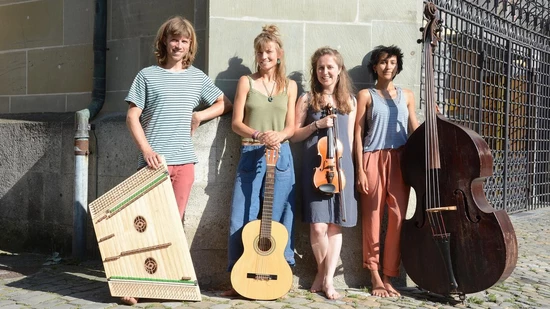 Haben sich dem Folk verschrieben: Chloé et les vaillantes laden zum Konzert ins «Cuadro 22» in Chur. 