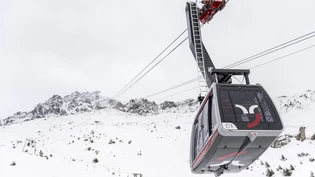 Rothorn Gondelbahn bei Scharmoin auf der Lenzerheide im März 2016.
