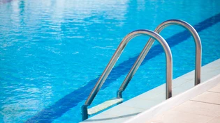 Abkühlung: Bei über 30 Grad gibt es keine schönere Alternative als den Sprung in einen Freibadpool oder einen See.