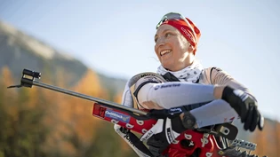 Die Glarner Farben sind präsent: Biathletin Lydia Hiernickel hat ihr Gewehr «verglarnert». 