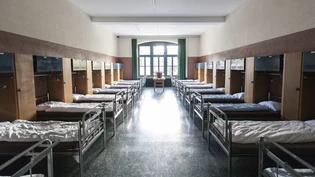 Stadt und Armee wollen offenbar die Soldaten-Betten an einen neuen Ort verfrachten. Kaserne Chur Soldatenzimmer Schlafraum