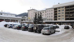 Über die Zukunft des Arkadenareals wird am Sonntag abgestimmt. Arkadenplatz Davos Arkade Platz
