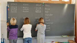 Schule Schwaendi, aufgenommen am 14. November 2012.SOGL 27.02.13Glarner Kinder werden gemäss Evaluationsbericht wertschätzend und wohlwollend behandeltSOGL 22.12.14Die Kantonalisierung der Schule steht zur Diskussion. Schule