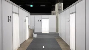 Impfkabinen im Impfzentrum Basel Stadt. SCHWEIZ CORONAVIRUS BASEL STADT IMPFUNG