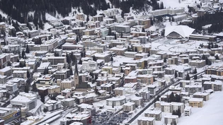 In Davos hat ein Hotel einheimische Gäste als Hotelgäste verbucht, damit sie im Restaurant essen durften. Dorf Davos Platz Vaillant Arena