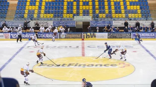 Nachfolger für gefunden: Jan Alston ist neuer Sportchef beim HC Davos. Eishockey National League HC Davos Geneve Servette HC Genf HCD Davos Corona Coronavirus Zuschauer Coronapandemie Geisterspiel Eisstadion