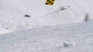 Für die Sicherheit auf Skipisten sind die Pistenrettungschefs zuständig. Beim Unglück in Crans-Montana VS vom Dienstag löste sich womöglich eine Gleitschneelawine. Solche sind für die Verantwortlichen nur schwer kontrollierbar - und eine eher neue… Für die Sicherheit auf Skipisten sind die Pistenrettungschefs zuständig. Beim Unglück in Crans-Montana VS vom Dienstag löste sich womöglich eine Gleitschneelawine. Solche sind für die Verantwortlichen nur schwer kontrollierbar - und eine eher neue…