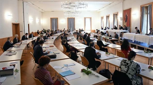 Landrat statt Landsgemeinde: Morgen entscheidet das Parlament im «Schützenhaus» über Landsgemeindegeschäfte. Landrat statt Landsgemeinde: Morgen entscheidet das Parlament im «Schützenhaus» über Landsgemeindegeschäfte.