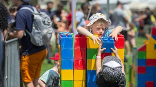 Geschicklichkeit gefragt: Manche Spiele fordern die kleinen und grossen Besucherinnen und Besucher heraus.