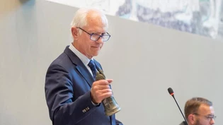 «Liefere statt lafere»: Noch-Standespräsident Tarzisius Caviezel erklärt in seiner Abschlussrede, worauf es beim Ratsbetrieb ankommt. 