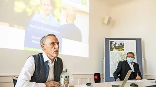 Viel Aufwand und ein Defizit: Verwaltungsratspräsident Fadri Ramming von den Psychiatrischen Diensten Graubünden und CEO Josef Müller blicken vor den Medien auf das Geschäftsjahr 2020 zurück (von links). Viel Aufwand und ein Defizit: Verwaltungsratspräsident Fadri Ramming von den Psychiatrischen Diensten Graubünden und CEO Josef Müller blicken vor den Medien auf das Geschäftsjahr 2020 zurück (von links).