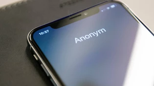 Falscher Polizist: Personen geben sich am Telefon als vermeintliche Polizistinnen oder Polizisten aus, um Geld oder Wertsachen zu erbeuten. Falscher Polizist: Personen geben sich am Telefon als vermeintliche Polizistinnen oder Polizisten aus, um Geld oder Wertsachen zu erbeuten.