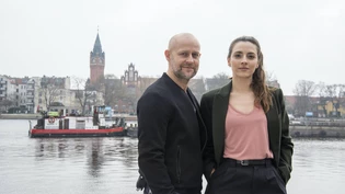 Neues Ermittlerduo: Robert Heffler (Jürgen Vogel) und Kay Freund (Seyneb Saleh) am Ufer der Dahme in Berlin-Köpenick, ihrem polizeilichen Einsatzgebiet. Neues Ermittlerduo: Robert Heffler (Jürgen Vogel) und Kay Freund (Seyneb Saleh) am Ufer der Dahme in Berlin-Köpenick, ihrem polizeilichen Einsatzgebiet.