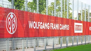 Der FSV Mainz 05 hat seinen Trainings-Campus nach Trainerlegende Wolfgang Frank benannt. Der FSV Mainz 05 hat seinen Trainings-Campus nach Trainerlegende Wolfgang Frank benannt.