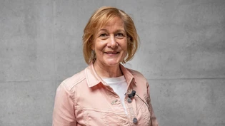 «Man kann heute alles mit Holz bauen. Sogar Hochhäuser», sagt Martha Walker, Vizepräsidentin Holzbau Schweiz. «Man kann heute alles mit Holz bauen. Sogar Hochhäuser», sagt Martha Walker, Vizepräsidentin Holzbau Schweiz.